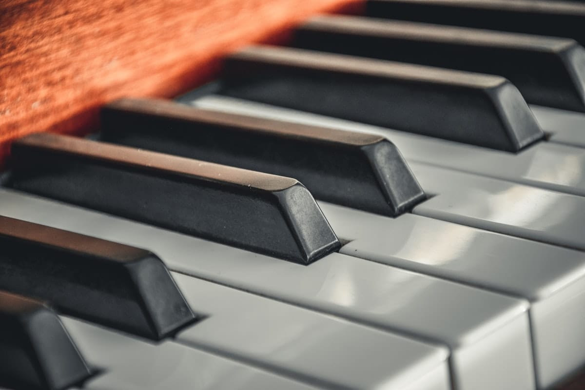 Piano sheet music maker: write and share your scores